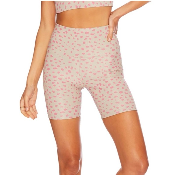 Beach Riot Pants - BeachRiot Bike Short in Taupe Spot with Pink Size Medium